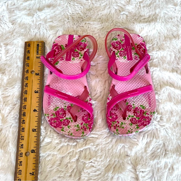Baby Ipanema pink sandals size 7. - Picture 6 of 6